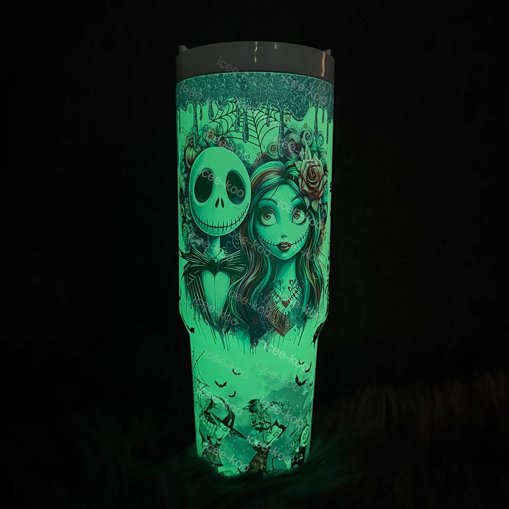 🎁 Spooky Cute 40oz Water Bottle – Jack and Sally Edition 💀🕯️
