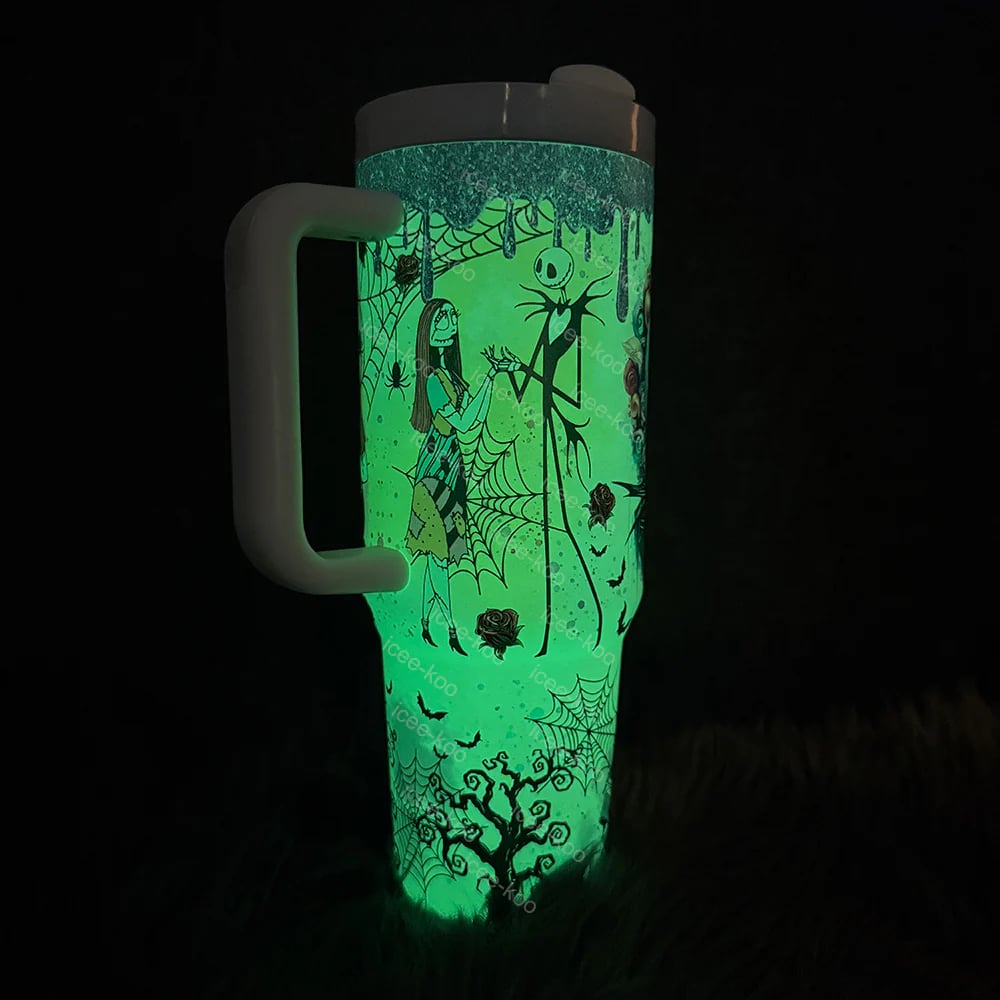 🎁 Spooky Cute 40oz Water Bottle – Jack and Sally Edition 💀🕯️