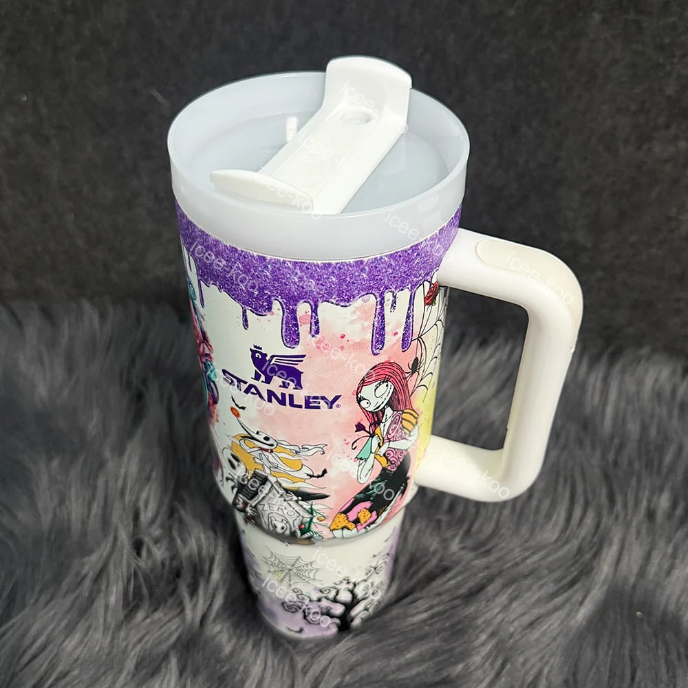 🎁 Spooky Cute 40oz Water Bottle – Jack and Sally Edition 💀🕯️